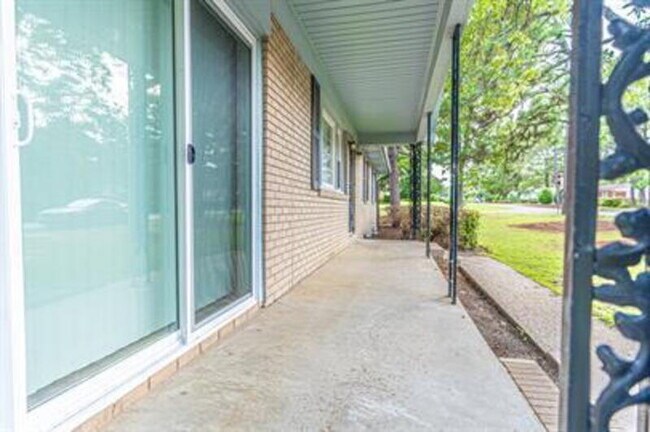 Foto del edificio - 205 N Glover St