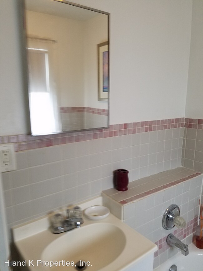Building Photo - 2 br, 2 bath House - 15 Fuller St.