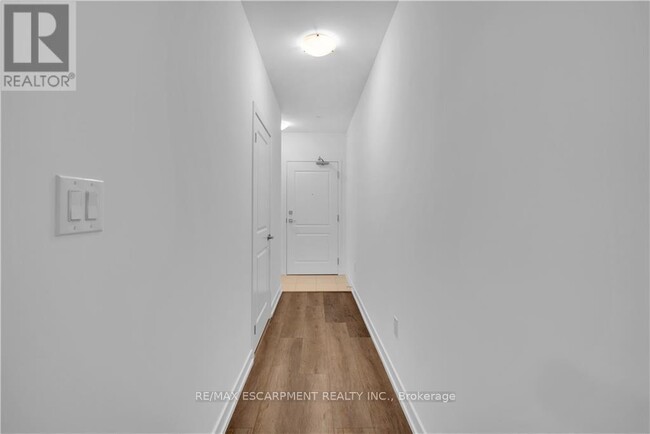 Photo du bâtiment - 460-460 Dundas St E