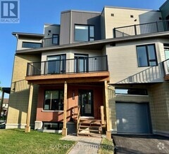 Building Photo - 25 Fair Oaks Crescent
