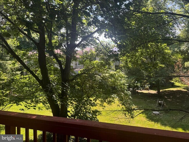 Foto del edificio - 9728 Summer Park Ct