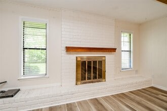 Building Photo - 162 Bluebonnet St