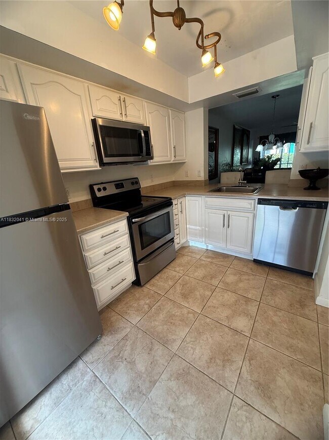 Foto del edificio - 2371 SW 15th St