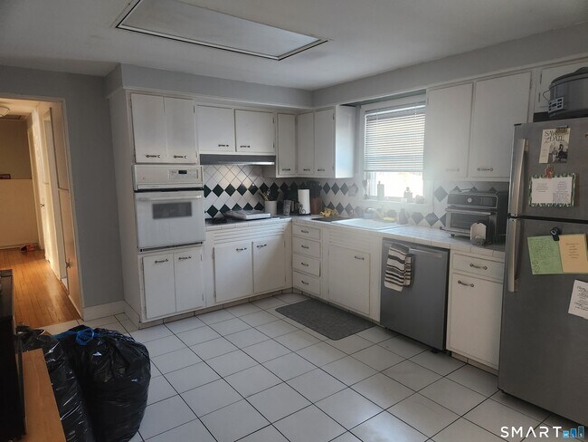 Foto del edificio - 134 Mountain Rd