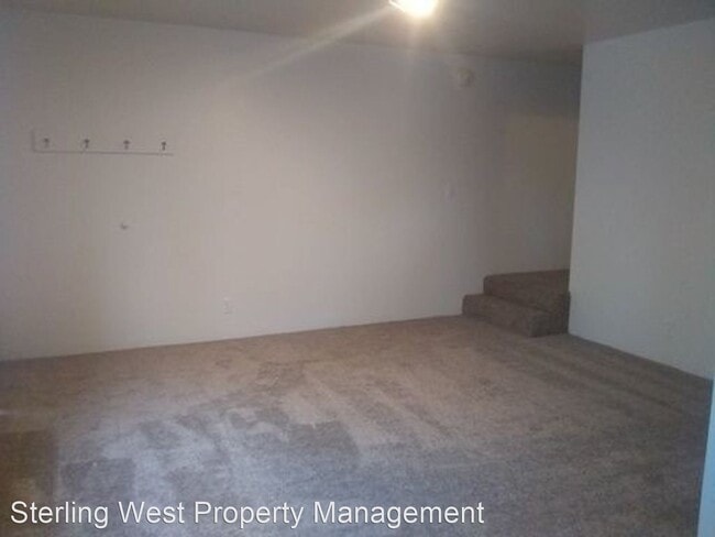 Building Photo - 2046 Campus Dr