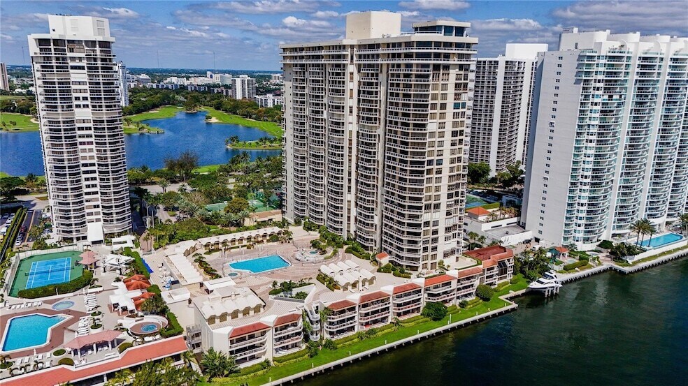Photo - 20191 E Country Club Dr