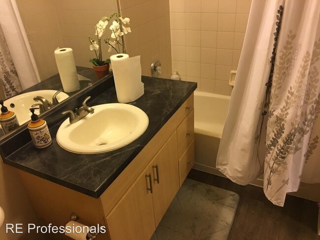 Foto del edificio - 2 br, 2 bath House - 1628 S Iola St #207