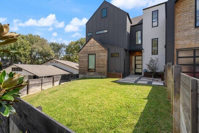 Foto del edificio - 1511 Oak Heights Dr