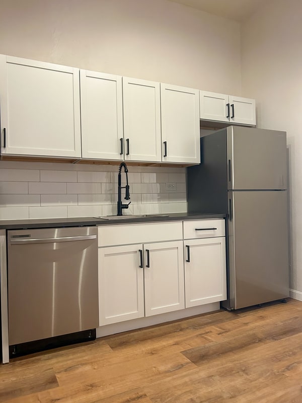 Building Photo - 2326 Sarah St