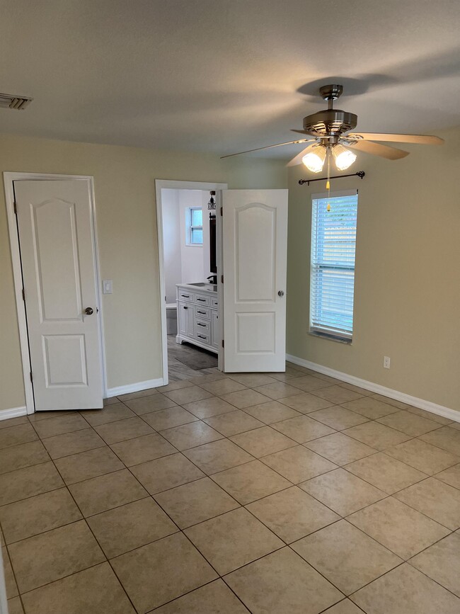 Building Photo - 804 Mimosa Dr