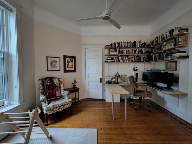 Living room/flex space - 5741 S Kenwood Ave