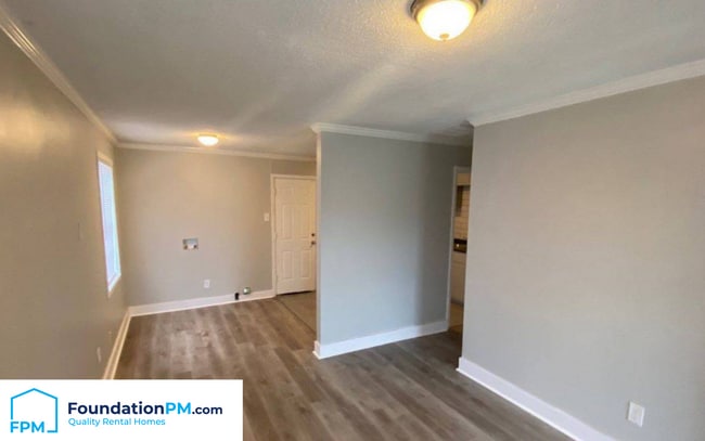 Building Photo - 4392 Ryan St