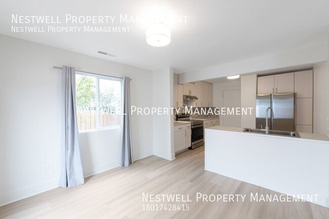 Building Photo - Beautifully Remodeled Home Steps from Herr...