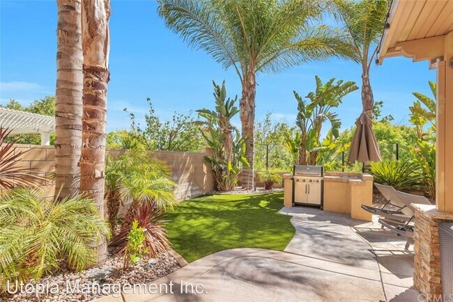 Foto del edificio - 5 br, 3 bath House - 31795 Brentworth St.