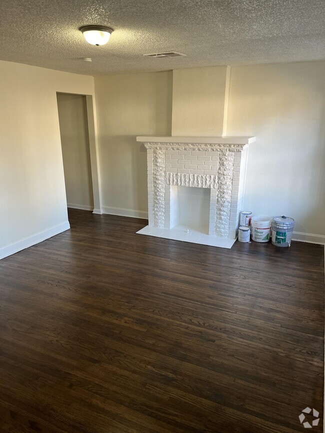 Building Photo - 1627 N Denver Ave