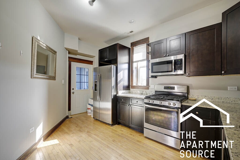 Primary Photo - 2320 W Armitage Ave