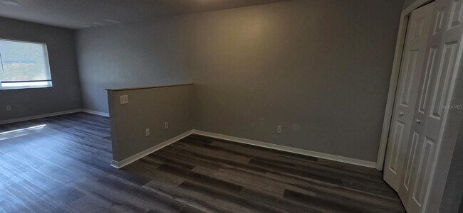 Building Photo - 2911 SE 52nd Ave