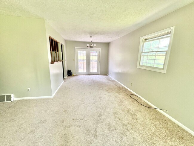 Foto del edificio - Three bedroom single family home