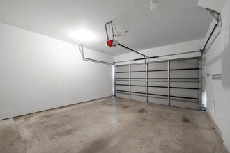 Building Photo - 1606 Westside Gardens Ln