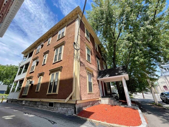 Building Photo - 616 Union St