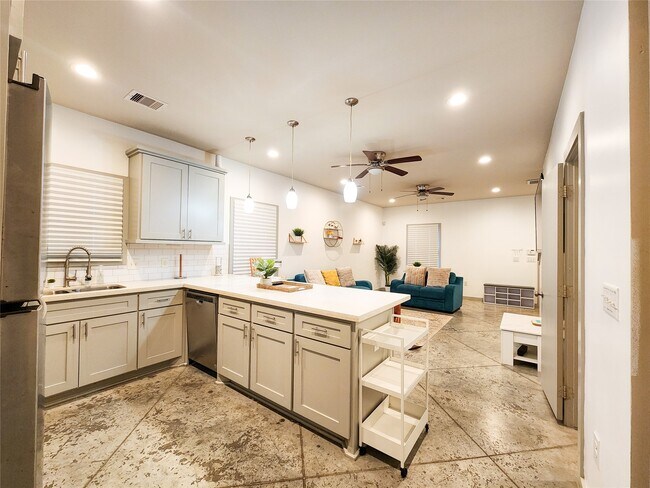 Foto del edificio - 5910 Shelburne St