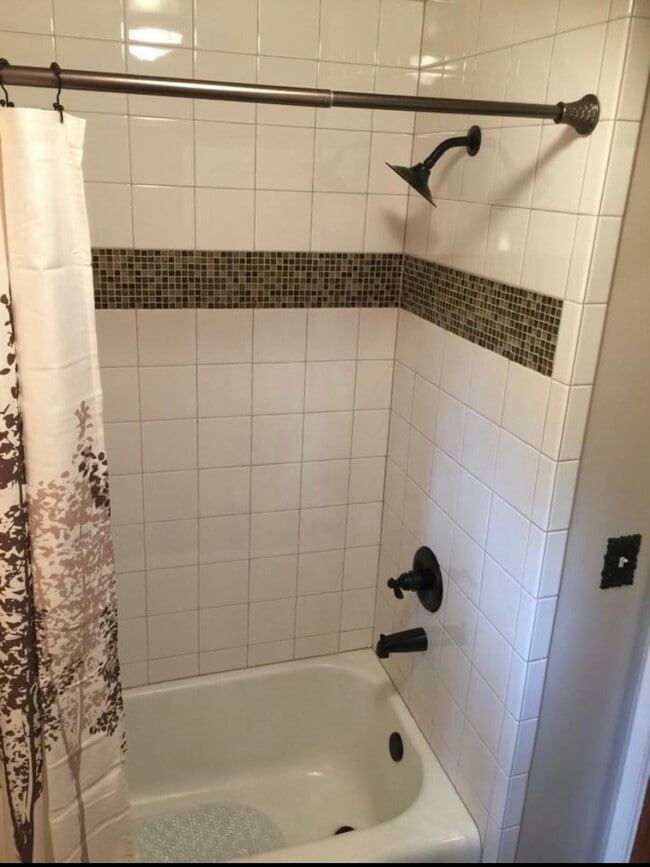 Building Photo - 53570 Tollgate Rd