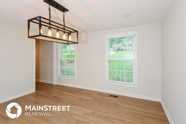 Foto del edificio - 234 Pinehurst Ln