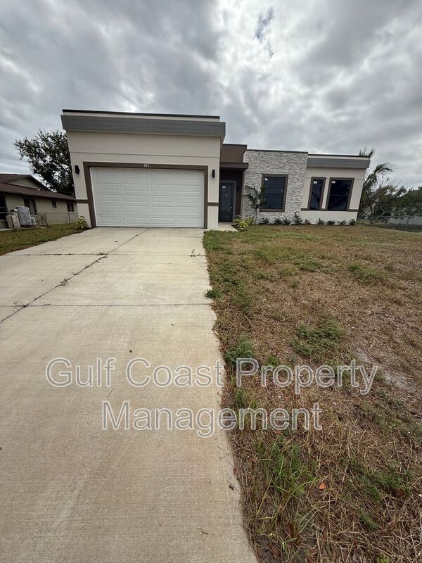 Building Photo - 2052 NE 18th Terrace