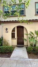 Building Photo - 904 N Primrose Ln