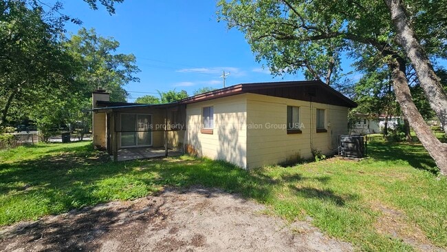 Building Photo - 6809 Miss Muffet Ln S