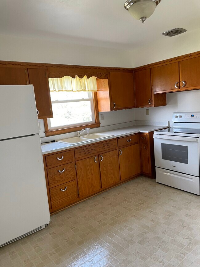 S102W19504 Kelsey Dr, Muskego, WI 53150 House Rental in Muskego, WI