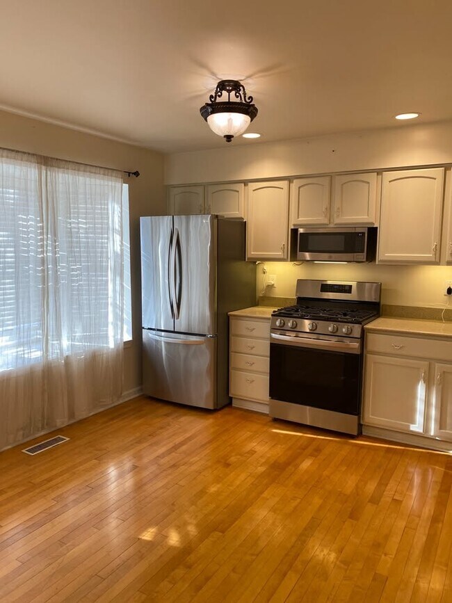 Foto del edificio - 7417 Wilma Ln