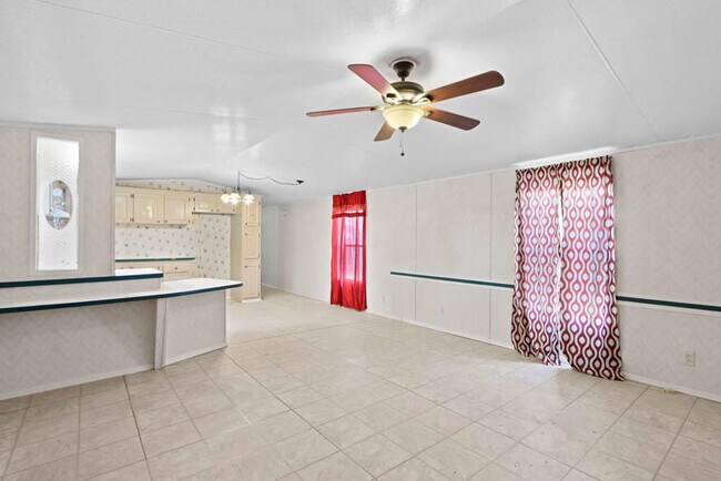 Building Photo - 505 Ricky Zelt Dr
