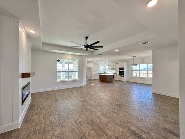 Building Photo - Viewable Now by Appointment Only!