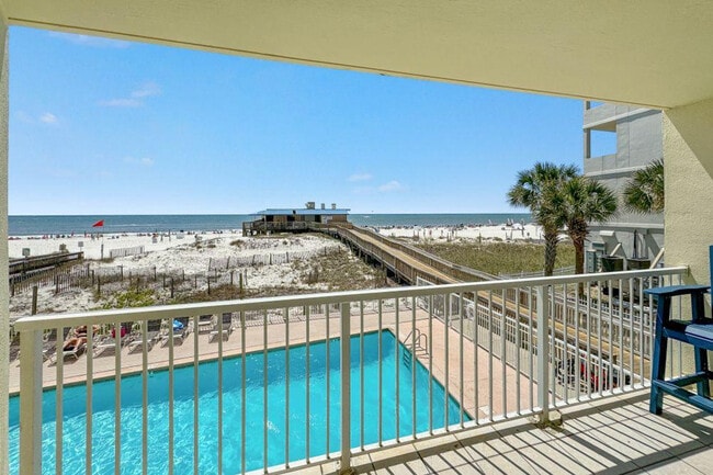 Foto del edificio - 409 E Beach Blvd