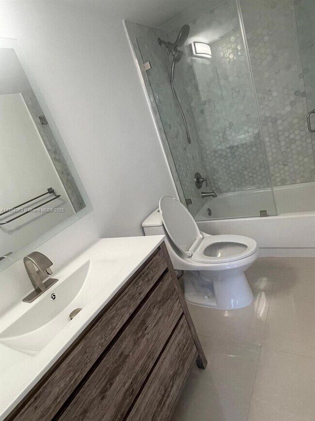 Foto del edificio - 9500 W Bay Harbor Dr
