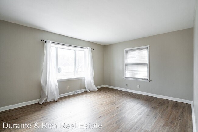 Building Photo - 4 br, 1.5 bath House - 5163 N 58th St