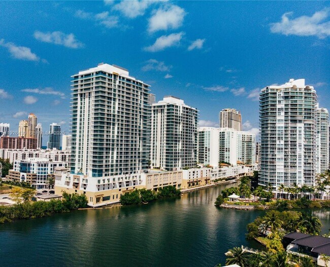 Building Photo - 300 Sunny Isles Blvd