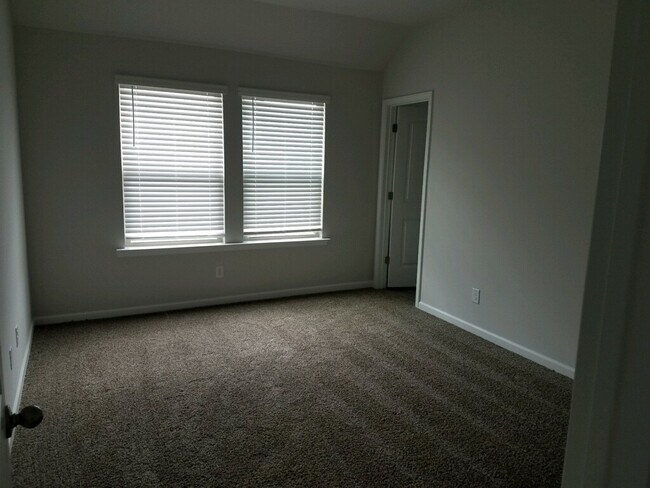 Foto del edificio - 75288 Crestview Hills Loop