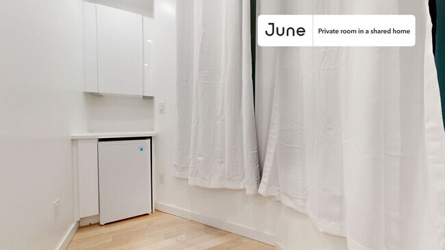 Foto del edificio - Room in Shared 4 bed/2 bath home