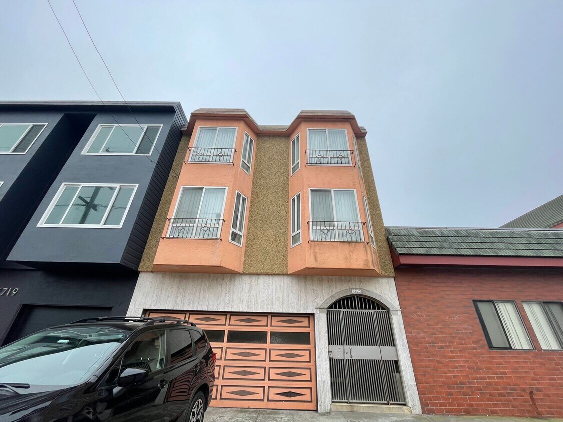 Primary Photo - 7725 Geary Boulevard (891r)