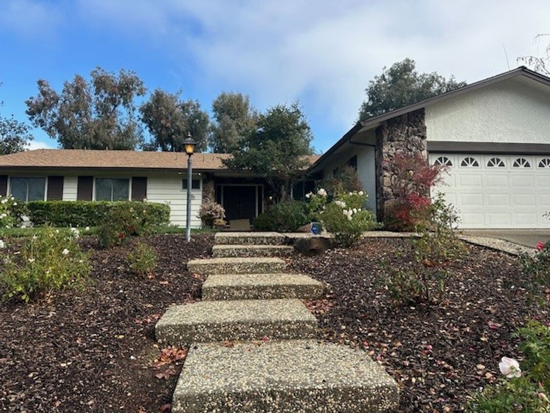 Primary Photo - Beautiful Single Story Home in Almaden Cou...