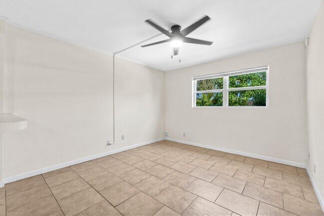 Building Photo - 712 Hansen St