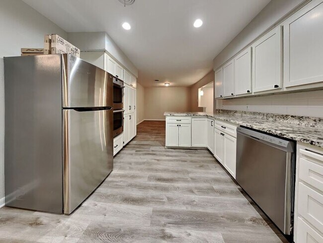 Foto del edificio - 5813 Wedgwood Dr