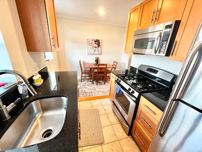 Building Photo - 56 Brattle St