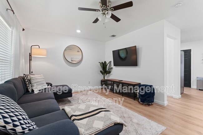 Foto del edificio - 338 Tomrob Dr