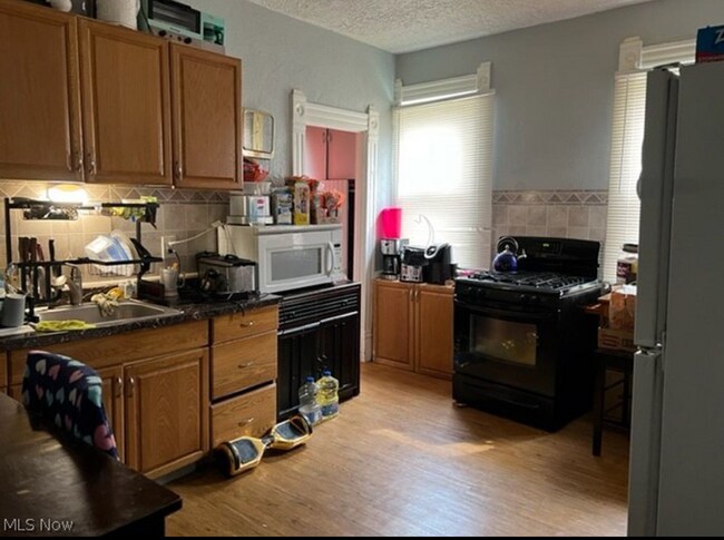 Foto del edificio - 1337 E 68th St
