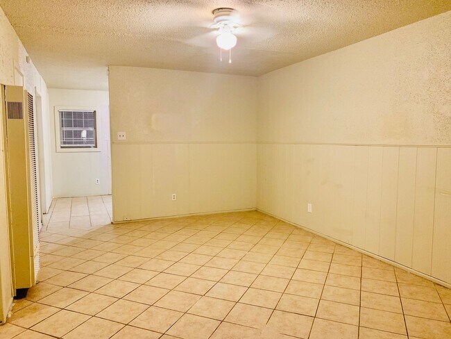 Foto del edificio - 2705 E 2nd St