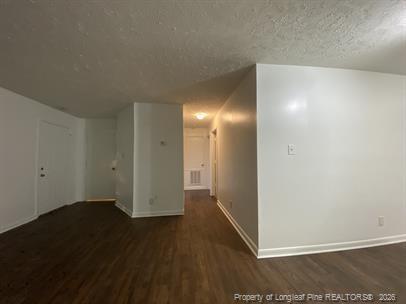 Foto del edificio - 6400 Starbrook Dr