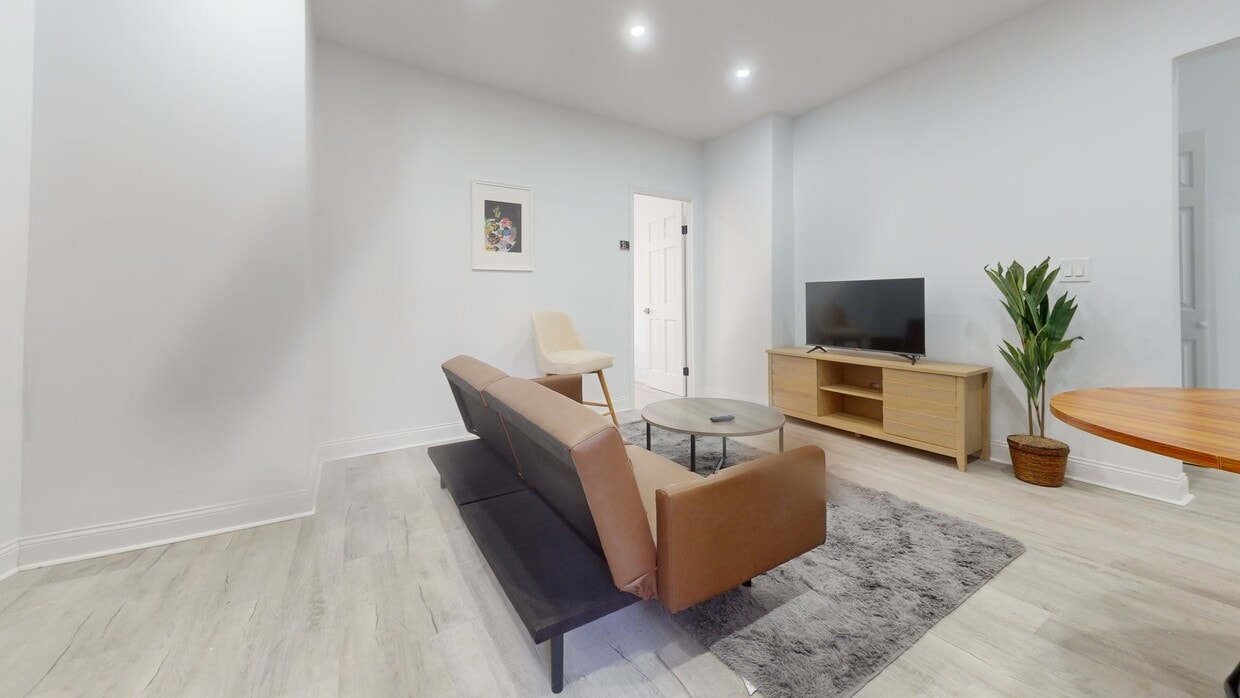 Photo - Private bedroom in 3 bed/1 bath Home